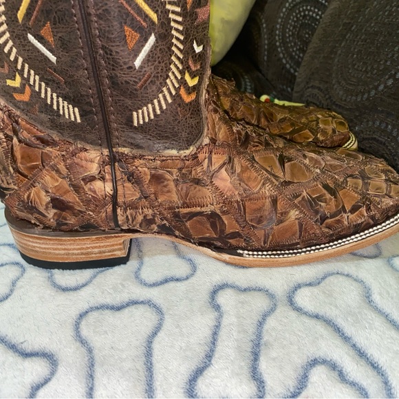 Fish scale piracucu boots brand new size 8 main image 4